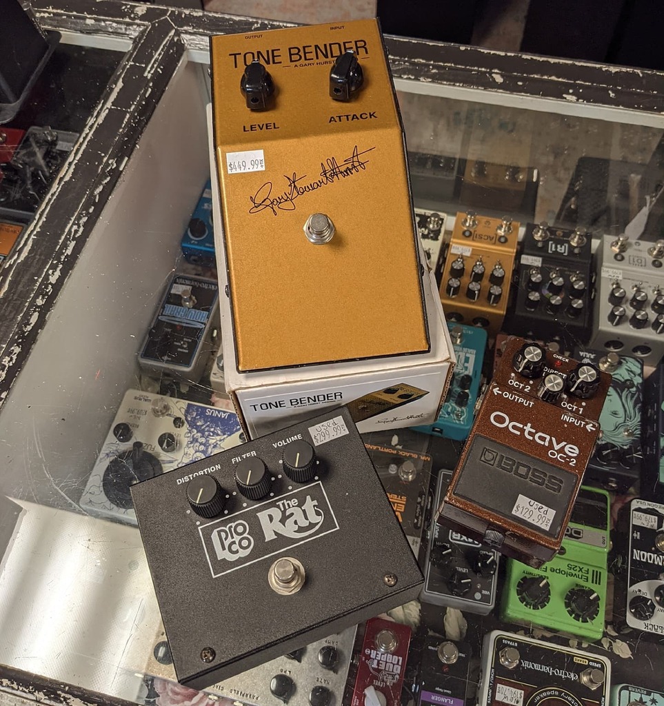 LoveofFuzz1's tweet photo. Some very cool stomp boxes came in today, a Tonebender hand-made by the original designer Gary Hurst, a big box rat, and an OC-2! Shred. https://t.co/WwEMXBwiSC https://t.co/ITFScuLaG5
