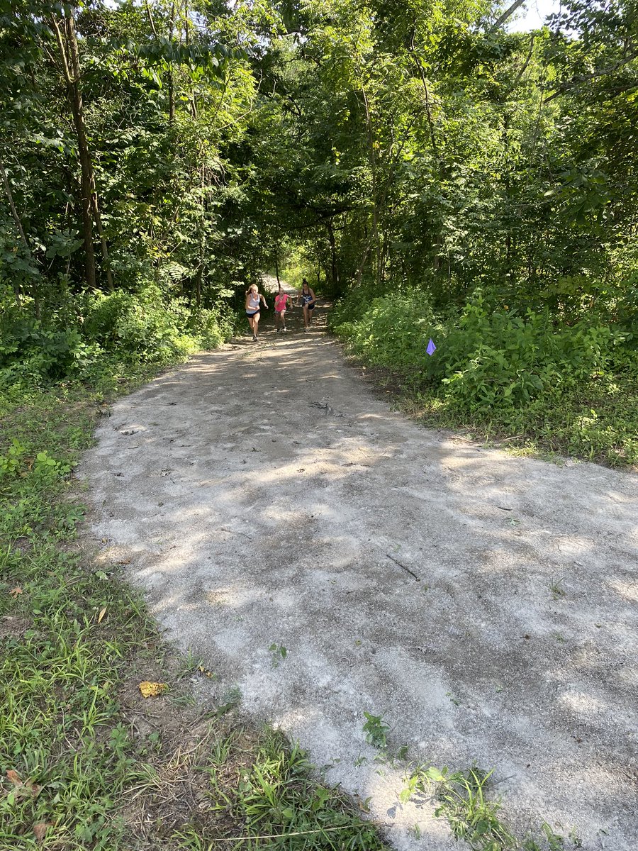 allibrooke9's tweet photo. Beautiful day for some hill work on our new course! 

These ladies killed it today👏🏼☀️🔥 https://t.co/F81jVRjArT
