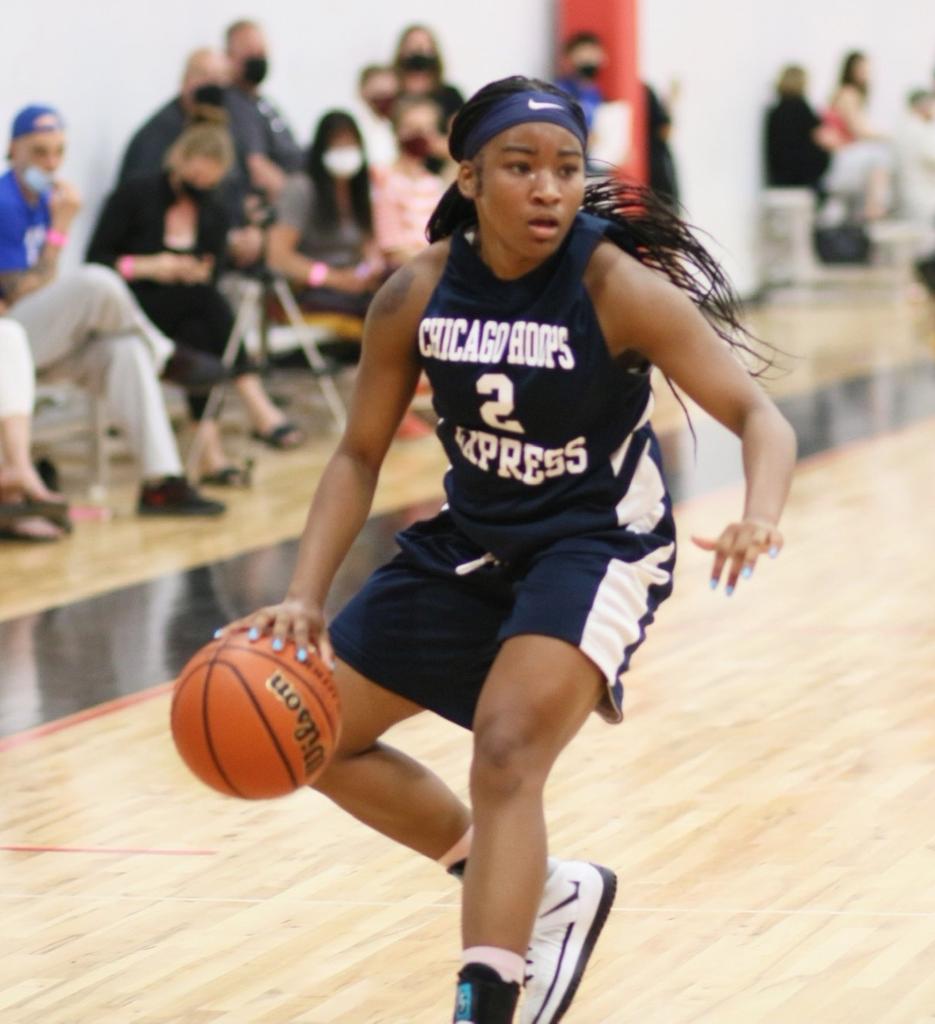 ChiHoopsExpress's tweet photo. #CHE💪 🏀 - 📚📚 - ⛹️‍♀️ - Brownsburg(IN) 2022 Ra'Shamiya Webb visits Concordia University Chicago next week. https://t.co/Q5Jy5KptFR