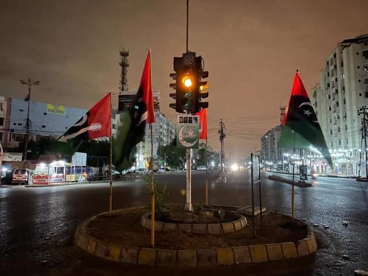 ShahzaibKhan_1's tweet photo. Johar chowrangi ...
#pppflags #trafficsignal https://t.co/GJ6hoziCNE
