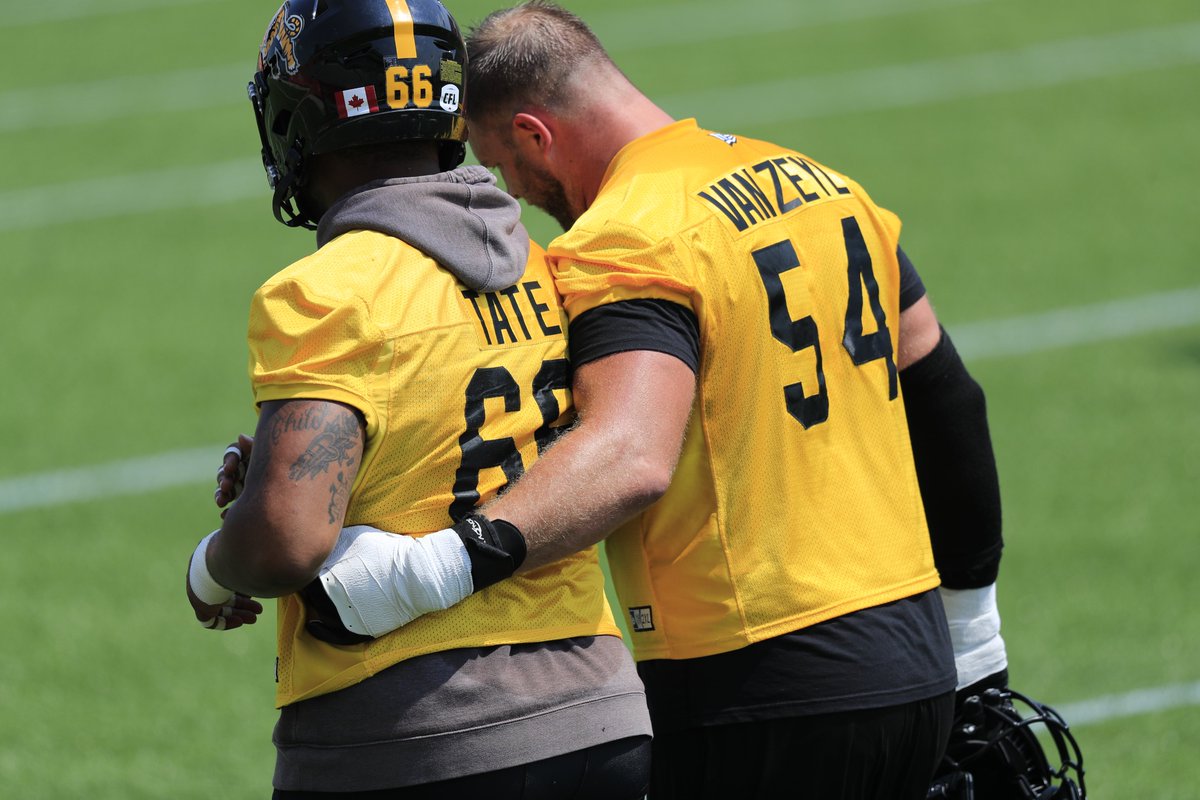 BobButrym's tweet image. The hand of progress with 2019&apos;s Top O-Lineman award winner.  The stalwart @McMasterSports alum will certainly be a needed boost. 

#BackToPractice  @CVZ54