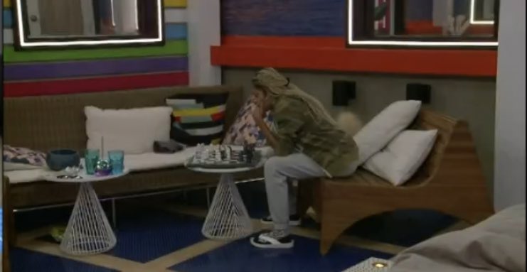 adoomies3's tweet photo. If you’re a fan of big brother, why wouldn’t you support this woman using chess pieces to strategize over the people in bed all day talking shit https://t.co/yQGePaoQtt