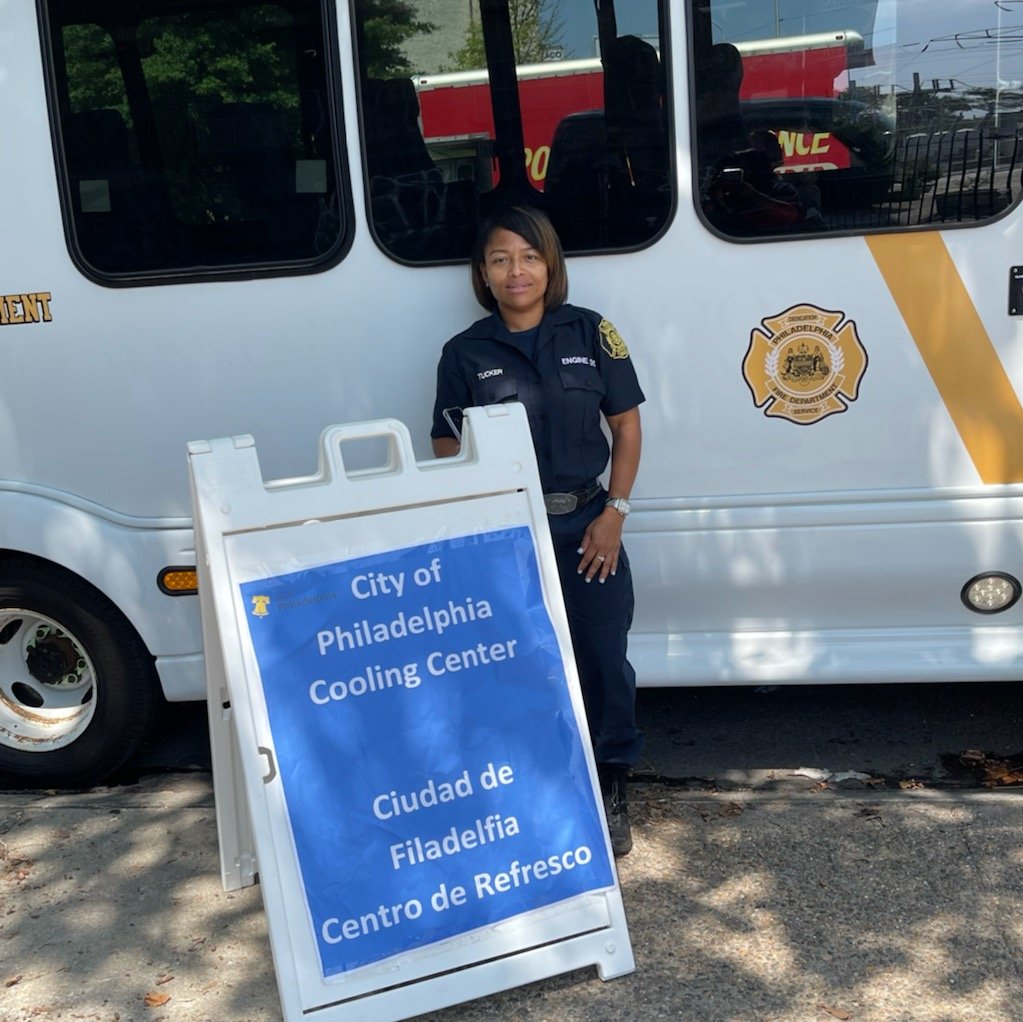 Ex1Pfd's tweet image. Philadelphia Fire Dept providing relief to the citizens during this heat emergency. Please take advantage of our cooling buses. 
-Germantown and Allegheny
-Wyoming and Rising Sun
-Broad and Synder.@ThielAdam @PFDCraigMurphy @PhillyFireDept @PhilaOEM @YatescrystalPFD