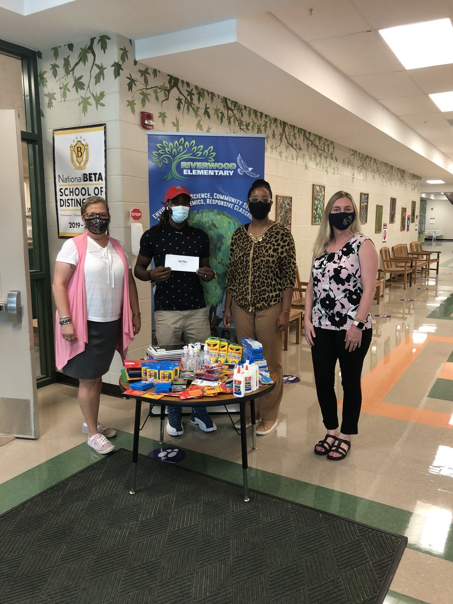 #TMXCARES BACK 2 SCHOOL DRIVE <a href="/camerangregg/">Cameron Gregg</a> <a href="/TitleMax/">TitleMax</a> @TMXCareers <a href="/TMXCompanies/">TMX Companies</a> RIVERWOOD ELEMENTARY TM16/TM14