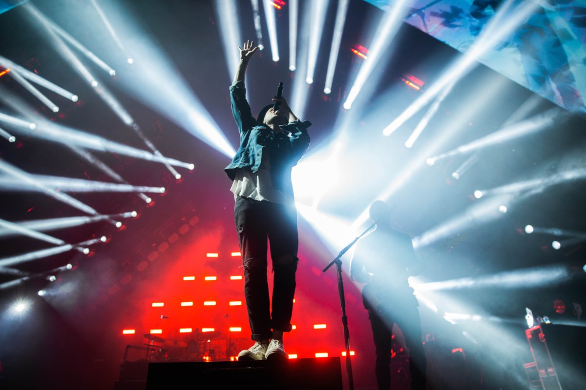 OneRepublic's tweet image. Hey, guys... uh... album is out in two weeks 😳😳