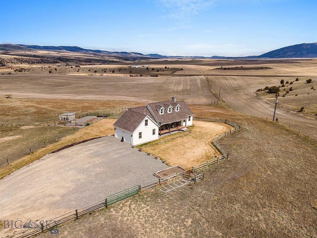 CountryChord's tweet image. Open land.