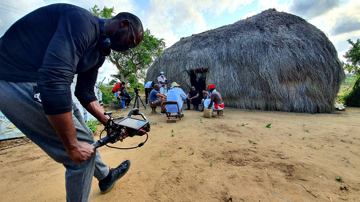 salimcamerapix's tweet photo. Mystery interviews continue ... out and about by the beautiful Indian Ocean!! 😂😂 loving this!! On the road for a few days!! Working with the best team around!!
#interview #history #magicalkenya #crew #camerapix #comingsoon #setup #onset #location #malindi #coast https://t.co/GdvDPgoJFi