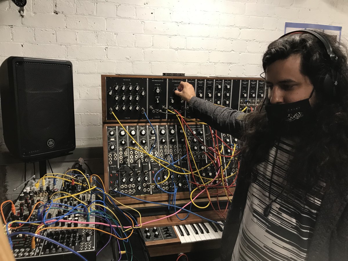 mess_ltd's tweet image. Vijay Thillaimuthu making connections between Eurorack and a Moog System 55! Huge sounds and strange movements? YES TO BOTH!! #messcommunity #eurorack #moogsystem55 #messltd