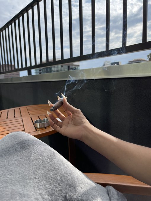 Currently ❤️&zwj;🔥 https://t.co/oYMSep5X8X