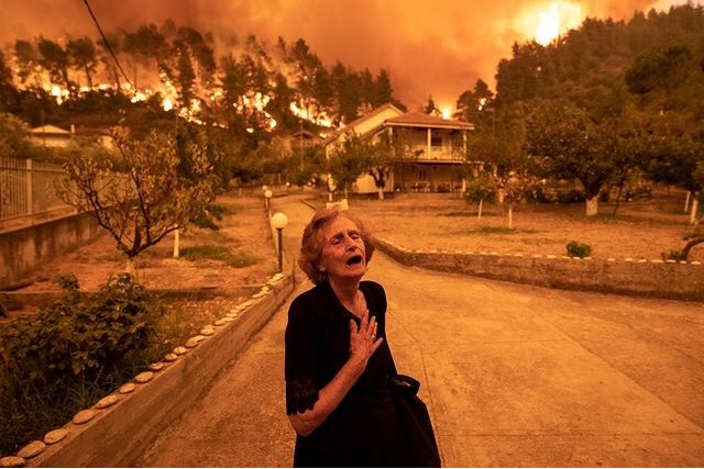 2interativa's tweet photo. @ExtinctionR @GretaThunberg #ClimateEmergency 🆘 🇬🇷 🇬🇷 🆘 #SOSGreece🇬🇷 🇬🇷 🇬🇷 🇬🇷 🇬🇷#GreeceFires🔥.Photo from @tsakalidis_k . https://t.co/2fkm0YhBUa