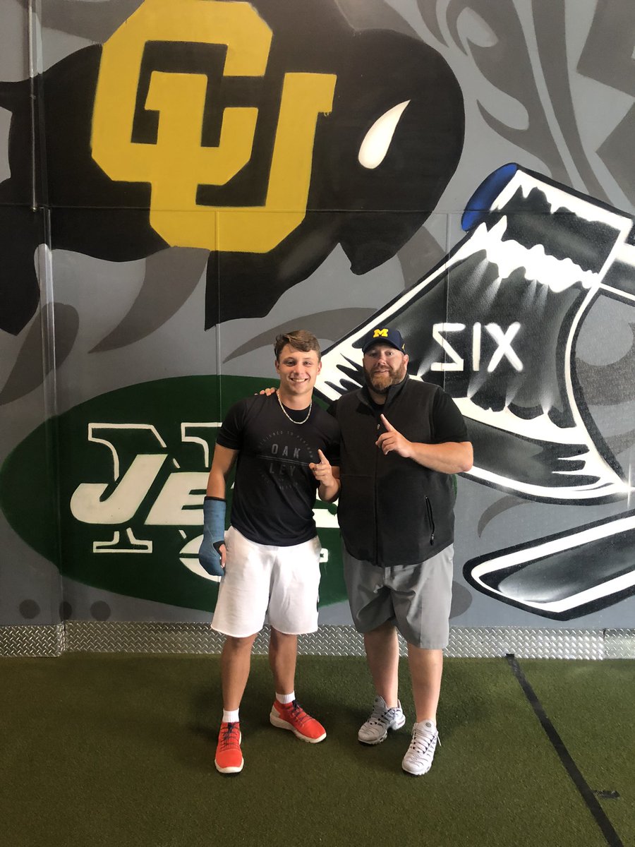 jt_axelrod's tweet photo. Huge thank you to Coach Matt for all his work/support in helping me reach my dream of playing CFB as I’m off to CUW! No doubt I’m a better 🏈player thanks to being able to train @SixZeroAcademy Coach Matt is the best in the biz &amp; truly makes a difference!#dungeonfamily @TheUprzng https://t.co/8L5MuUOr04