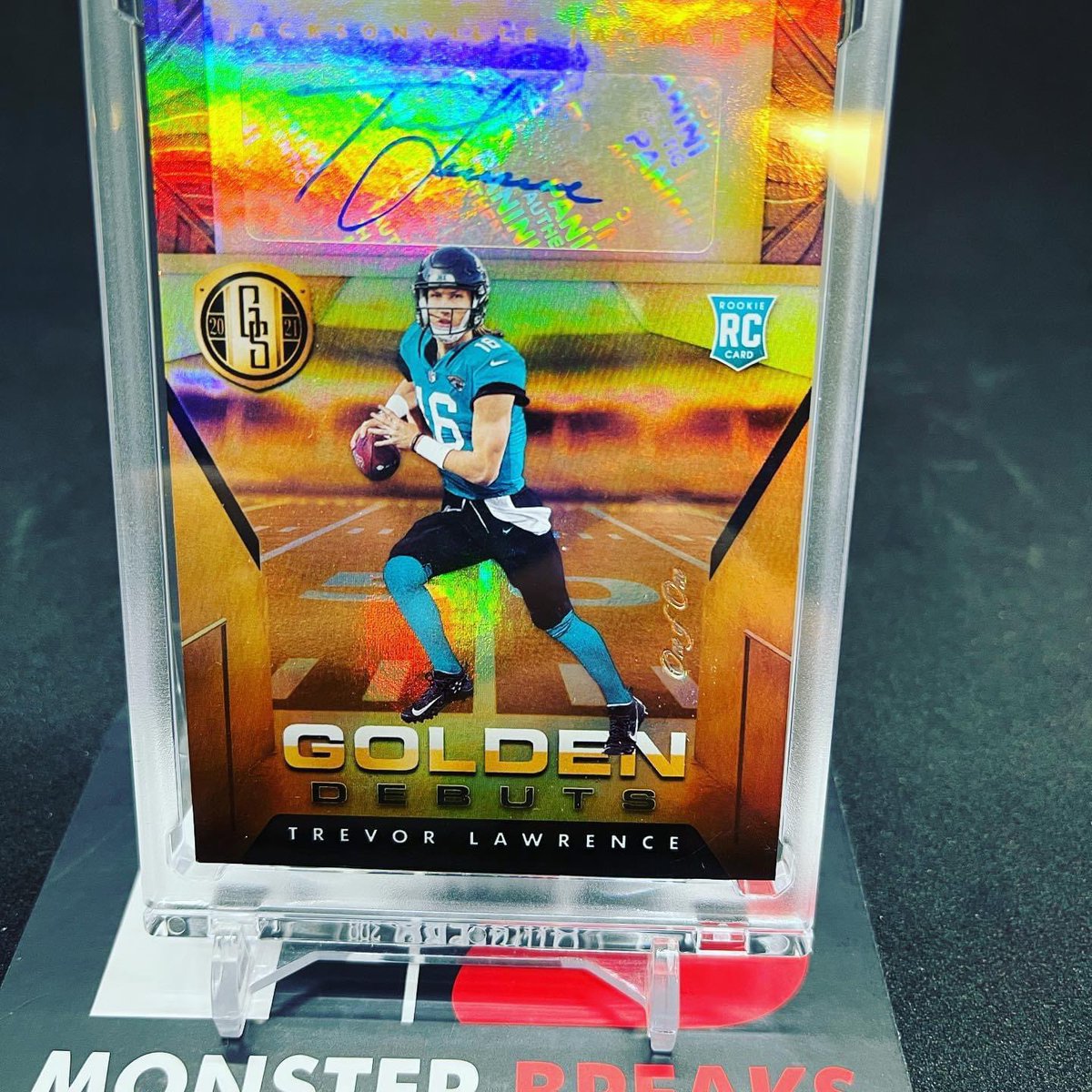 One of One shipped out recently! <a href="/Trevorlawrencee/">Trevor Lawrence</a> Gold Standard from <a href="/PaniniAmerica/">Panini America</a>!

#oneofone #GoldStandard #theHobby #footballcard