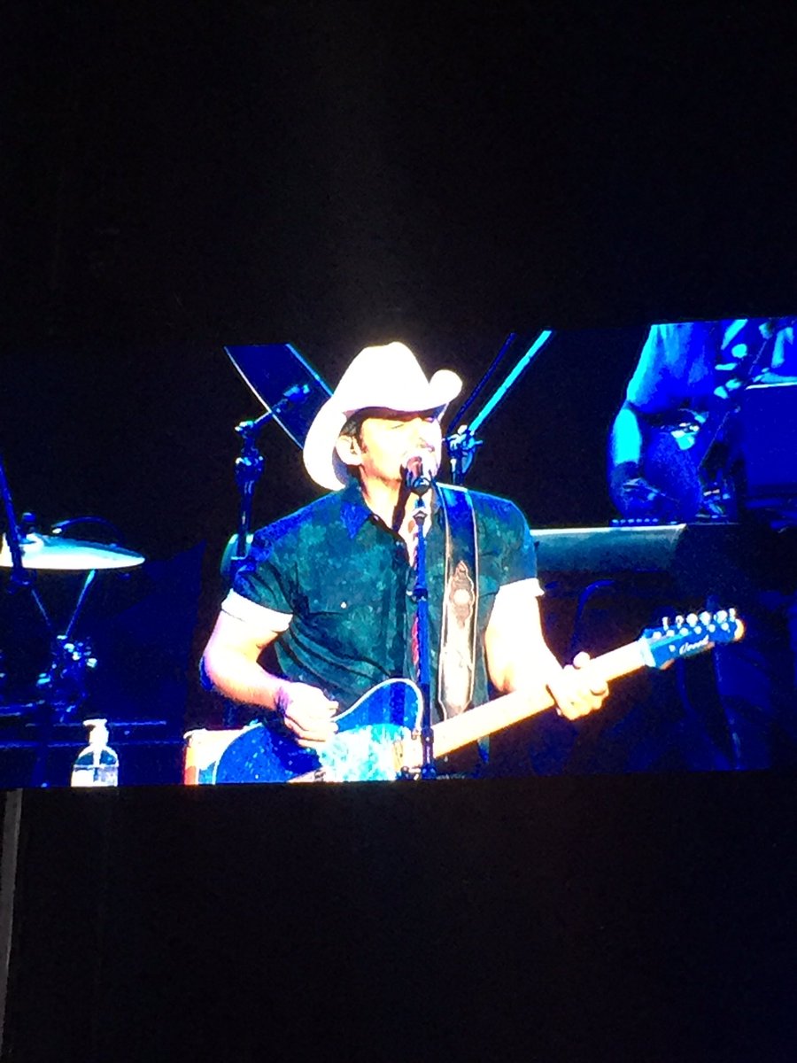 Brad Paisley 
8/9/21 https://t.co/DTN0u7E96f