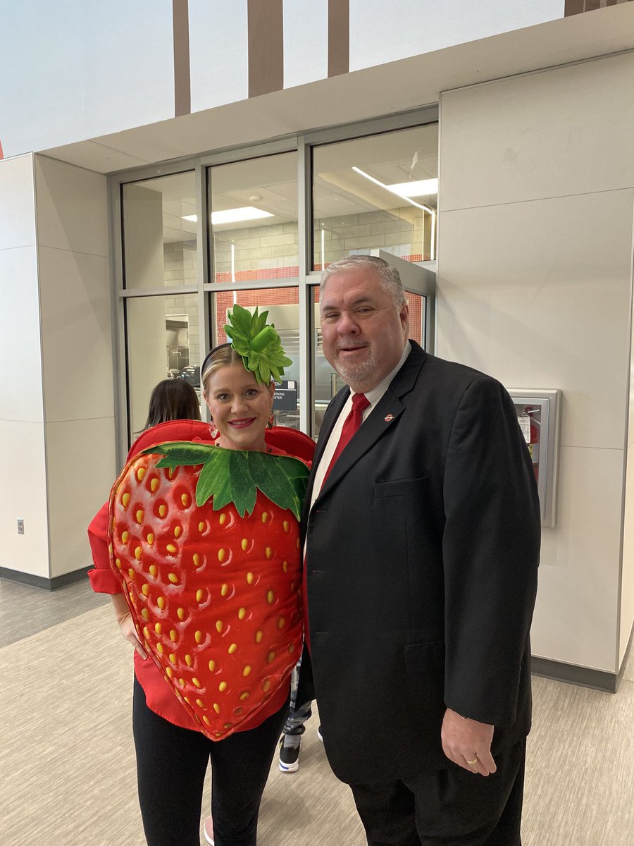You have to love it when the Child Nutrition Director dresses up for the first day of school.  #Dedication #just4kids
