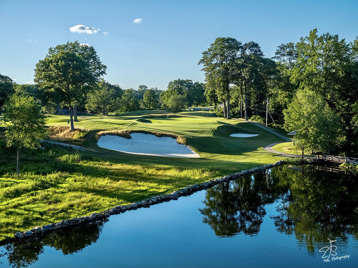 Evan_Schiller's tweet photo. Nice to be home for a few days to catch up on some editing…a few pics of The Apawamis Club.  One of my new favorite courses 👍  @MGA1897 #golfcoursephotos https://t.co/3osAqVNCge