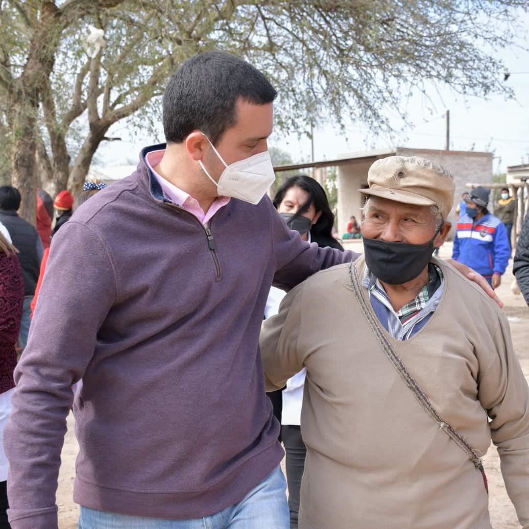 ebersolisfsa's tweet photo. 🚶En la tarde de hoy continuamos recorriendo nuestro #OesteFormoseño compartiendo 👥con las comunidades de #LaMocha, #VacaPerdida #ElQuebracho #ElDivisadero y #PozoDeMaza
¡Gracias por el cálido recibimiento! 🙌
#GildoInsfránGobernador
#TodosUnidos https://t.co/HEz7BtLWYt