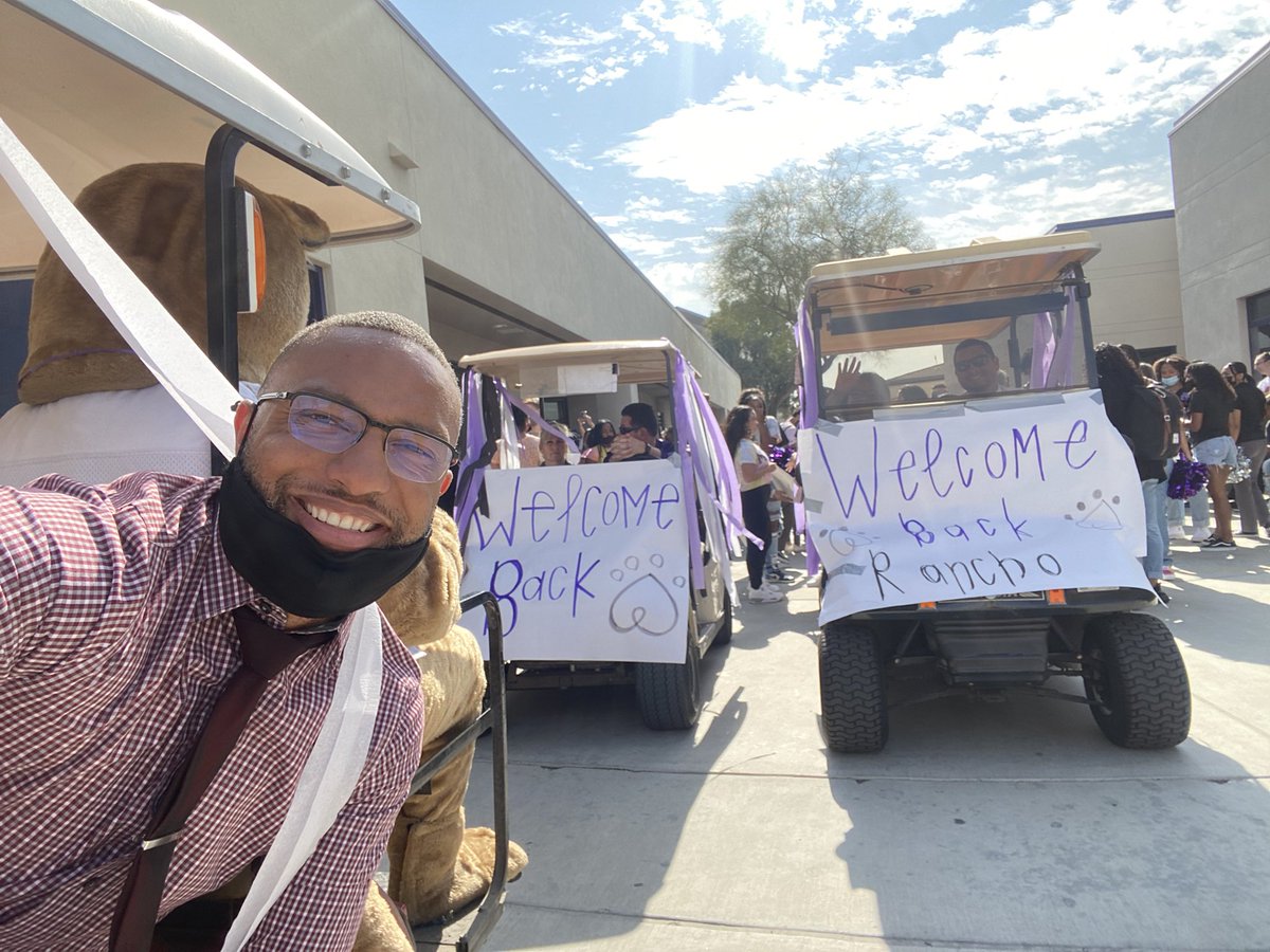 RanchoHSCougars's tweet photo. More pics from the welcome back parade💜💜 https://t.co/cKlzykA9Ta
