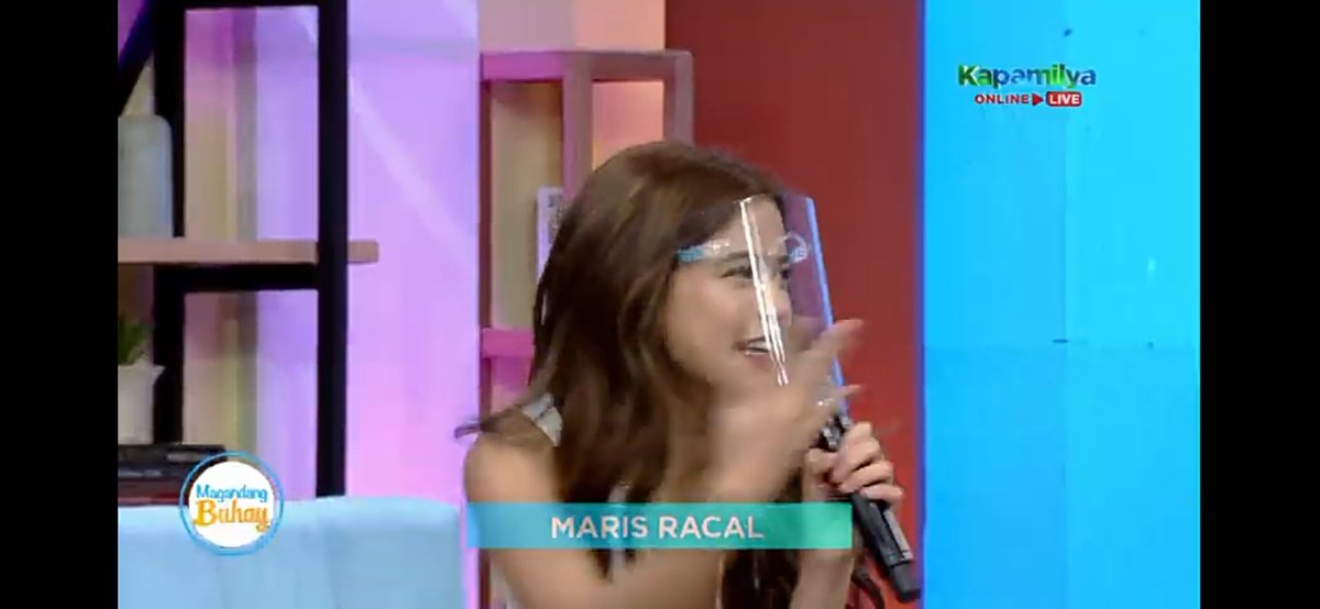 FTLilie's tweet image. Janice: kamusta ka na Maris?
Maris: heto pakanta kanta nalang

HAHAHAHHAHAHHHAA

#MagandangBuhay