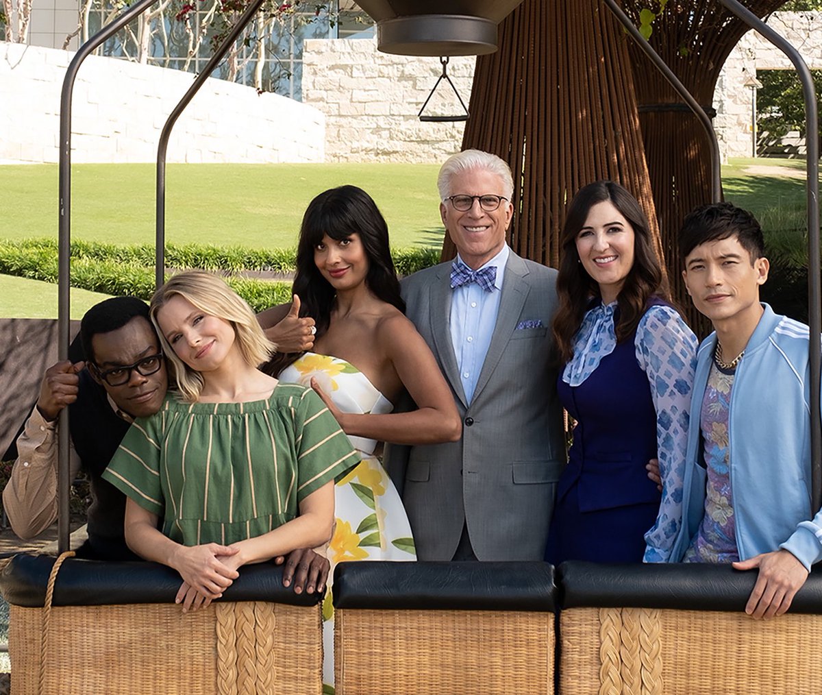 jameelajamil's tweet photo. My Fall Plans            The Delta Variant https://t.co/JJSAjwfZDR