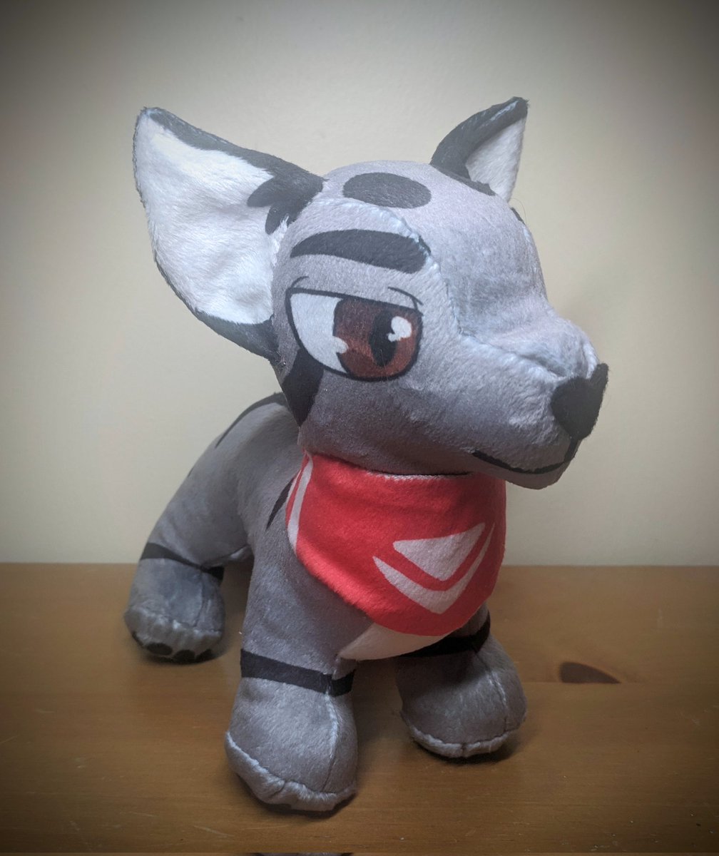 Ghostly_Howl's tweet photo. Finished plushie commission for @R2DOC_ https://t.co/VxNbG6850R