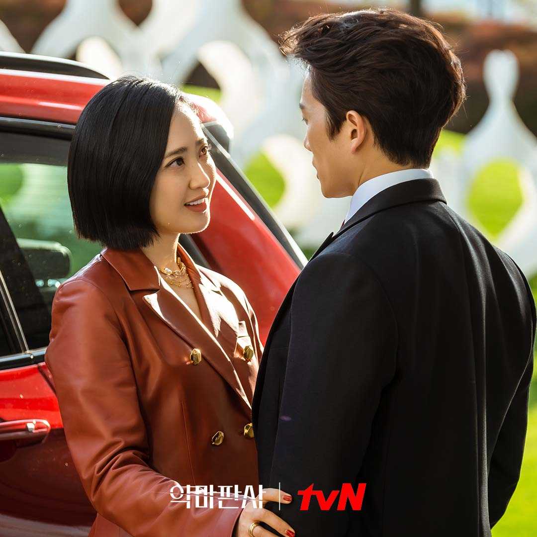 와...쓰리피스 극락이다.. 수트핏 최고🥰