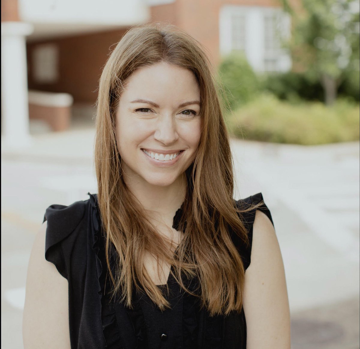 HomewoodSchools's tweet image. What a proud night for Homewood: tonight Alli Phelps was named Alabama’s Alternate Teacher of the Year. As an EL teacher, Ms Phelps educates, advocates, and empowers her students, families, and community each and every day. Congrats Alli Phelps! #WeAreHWD