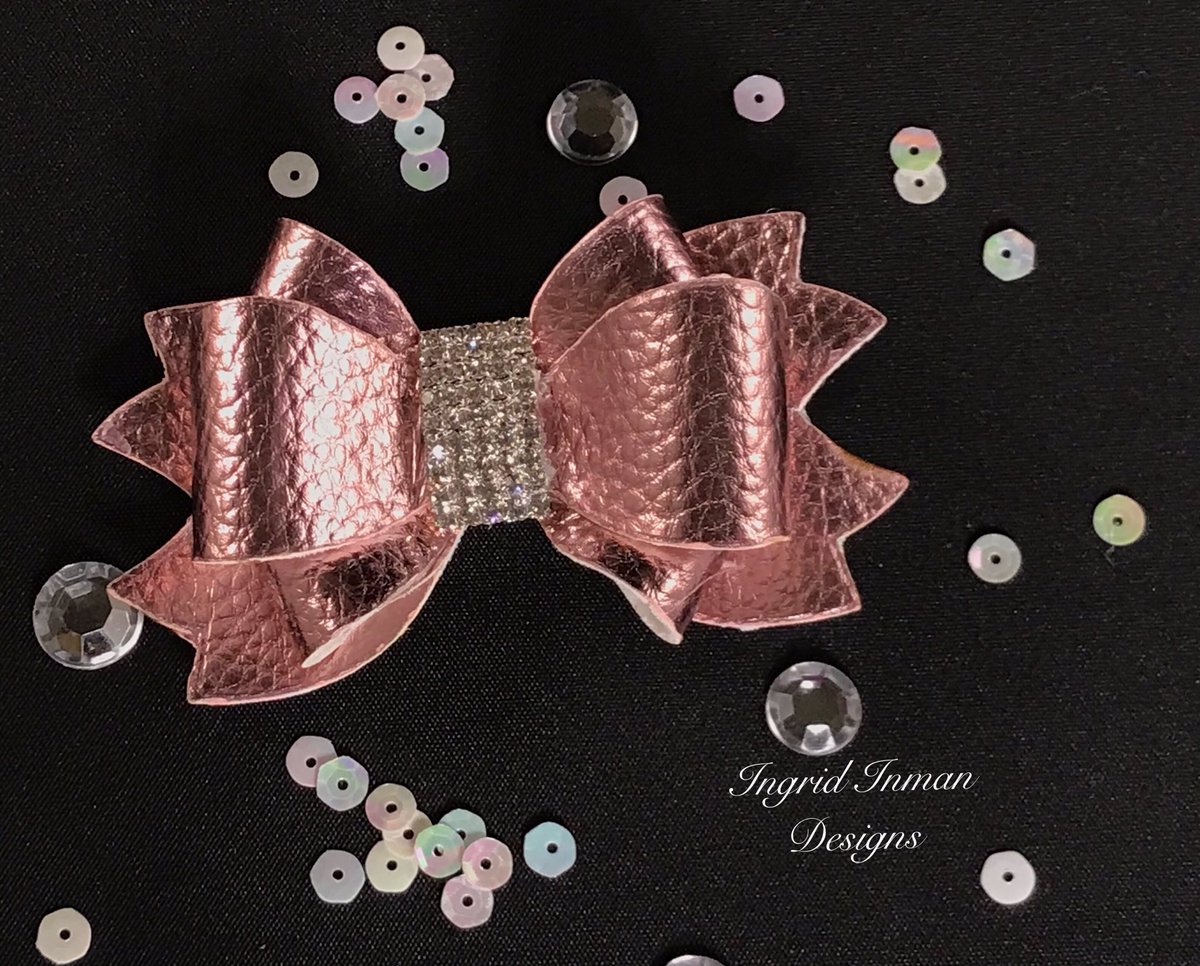 IngridInman's tweet photo. #bow #bows #handmade #ribbon #ribbons #handmadebows #yorkiesbows #yorkies #smalldog #smalldogbows https://t.co/bzv14X4TmA