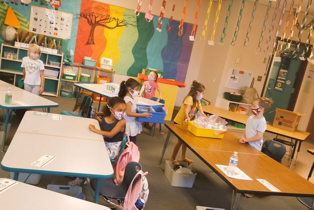 liskaybee's tweet photo. We are doing centers! For #SummerSchool #Kindergarten #1stGrade #Jumpstart @WHSTEMAcademy @BremertonSD https://t.co/oRTXe3Nrdt