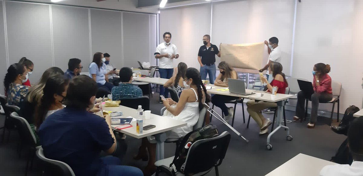 Cali_Participa's tweet photo. #Hoy trabajamos identificando la problemática de los sectores vocacionales, sus causas, indicadores y tendencias, para construir escenarios futuros. 🌇
@AlcaldiaDeCali @JorgeIvanOspina 

#SomosCaliDistrito #TeQueremosCali https://t.co/tjZSGuzkX4