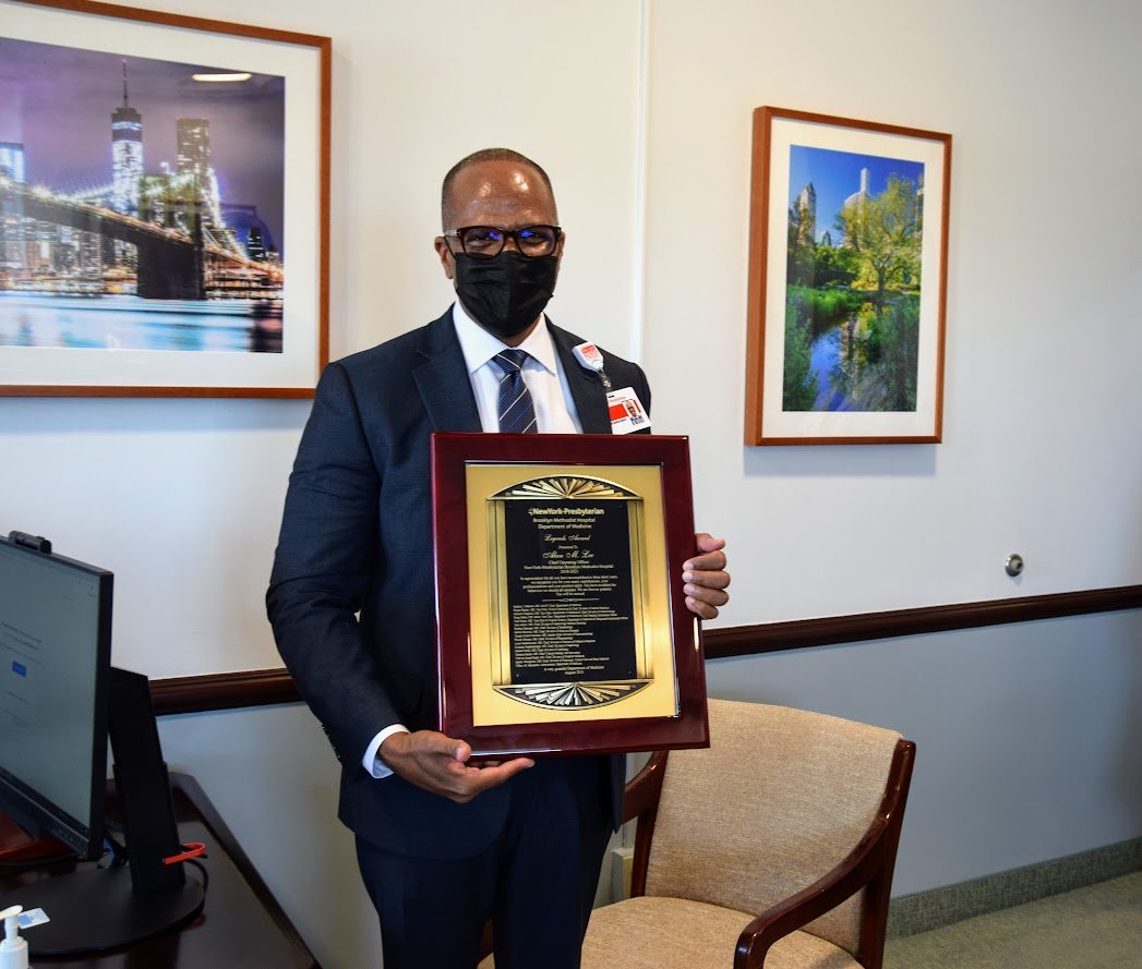 Legend Award to Alan Lee for  #charisma #leadership, #inspiration, incredible human being @NYPBrooklyn <a href="/rguimento/">thucan2.eth</a> @Eileen_Kang149 <a href="/mzenilman/">Michael Zenilman</a> <a href="/ErnestoPMir/">Ernesto Perez-Mir</a> <a href="/nyphospital/">NewYork-Presbyterian</a> <a href="/NYPBMH_NIC/">NYP-BMH Nursing Informatics Council</a> <a href="/Pedsorthobklyn/">Christen Russo</a> <a href="/patrickearl2014/">Patricia Punzalan</a> <a href="/Mary_Cassai/">Mary Cassai</a> <a href="/Dr_Manisharma/">Dr. Manish Sharma</a> <a href="/TaraDiDonato/">tara didonato</a> <a href="/5Infill/">NYPBMH- Infill 5</a> <a href="/RWJUH/">Robert Wood Johnson University Hospital</a>