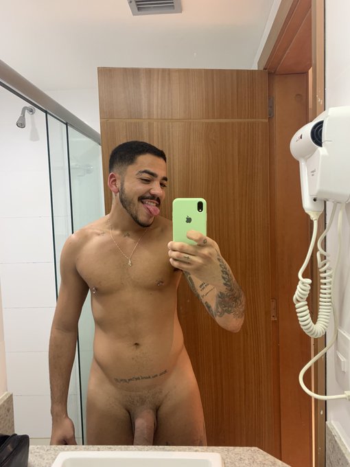 1 pic. 📸🍆 https://t.co/94HiabIrR9