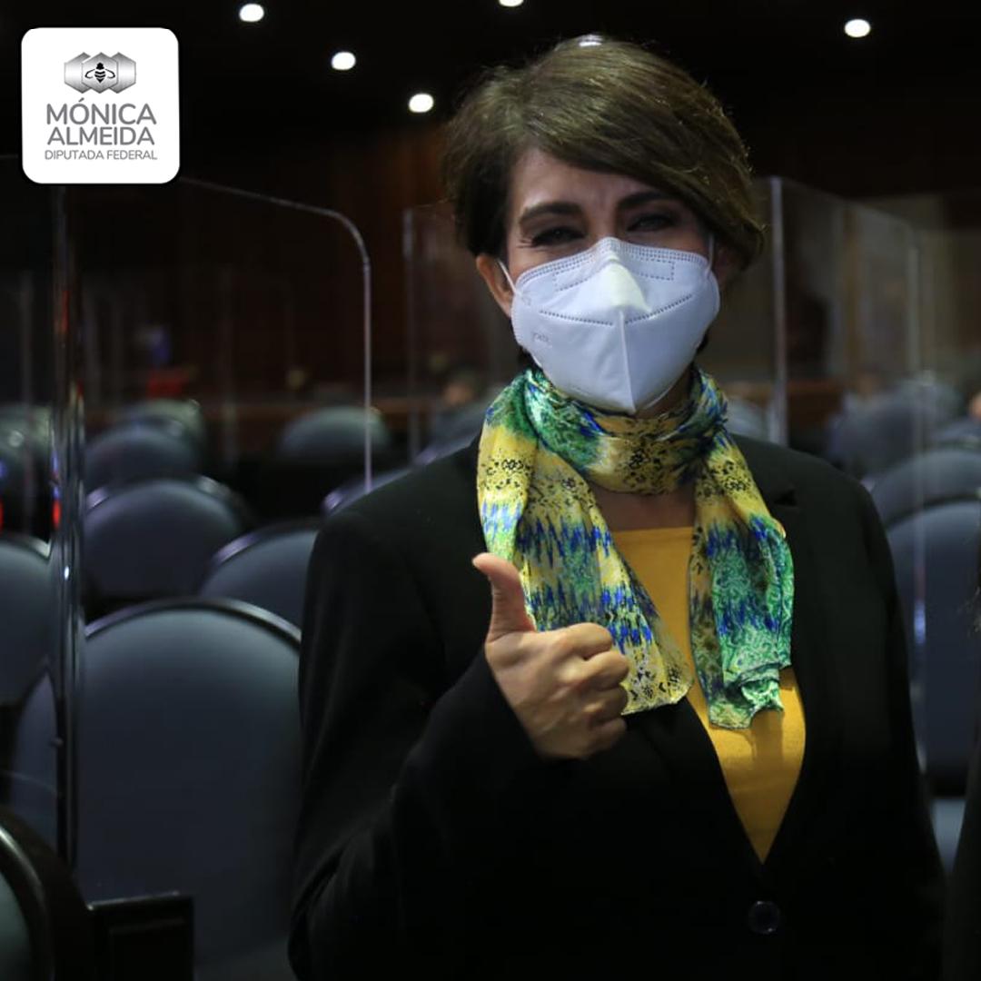 MonicaAlmeidalo's tweet photo. 1)Aunque se diga lo contrario desde palacio nacional, lo cierto es que aún se cuenta con esta inmunidad constitucional, tan es así que el día de hoy realizamos dos procesos de #desafueros en la sesión extraordinaria de la @Mx_Diputados ... https://t.co/LoRuuOo2EJ