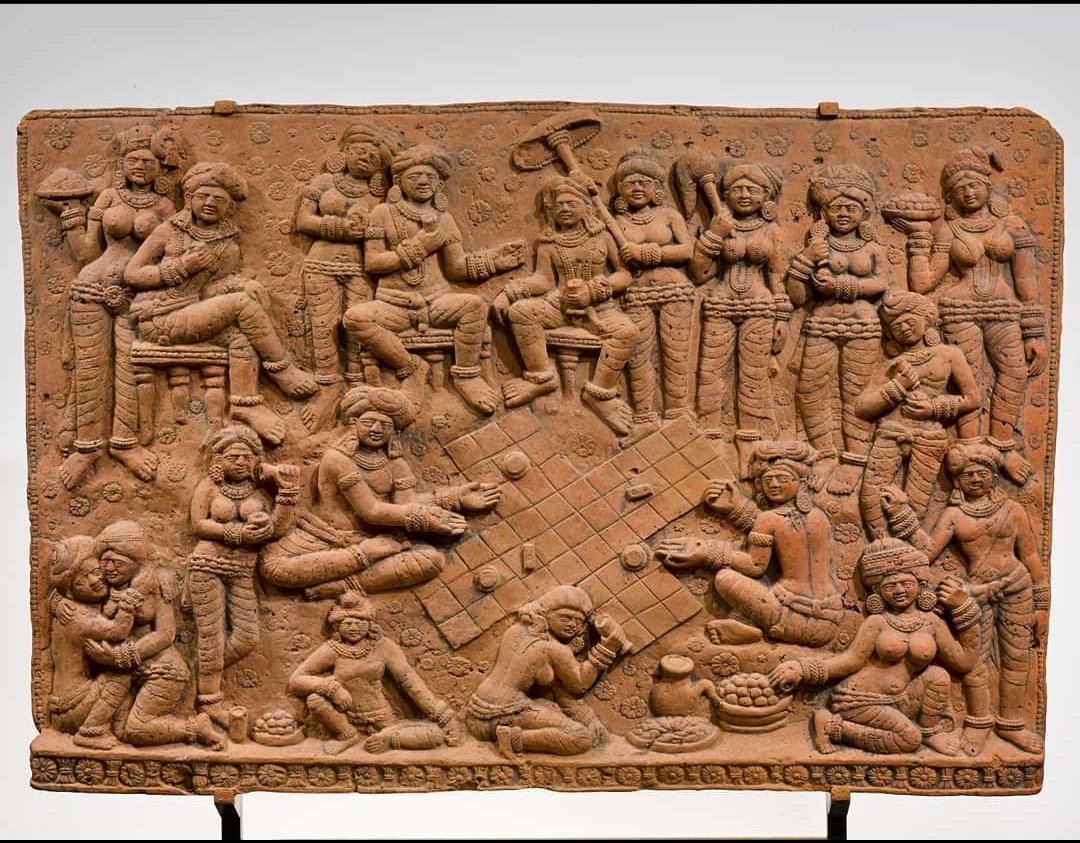 RT @OnlyDharma1: Terracotta Plaque Showing  Board Game being Played.

2nd Century BCE, Chandraketugarh, Bengal https://t.co/huc8y5x9Mr