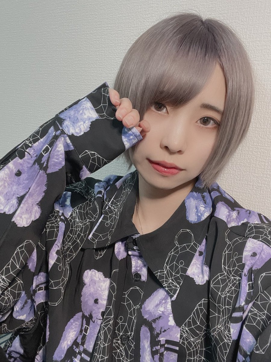 #ショートカット部 部員紹介

✂️紫色担当
⚡病み闇子猫ちゃん

❤️❤️ 藤崎結梨❤️❤️

▶人見知りだけど負けず嫌い😺

🎉はじめまして！
vt.tiktok.com/ZSJPfNQ61/

🎂：11月4日
💬：<a href="/Lily_1104_/">如月 りょう</a>
📸：instagram.com/_minority___/ mtbrs.net/ps_shortcut_fu…