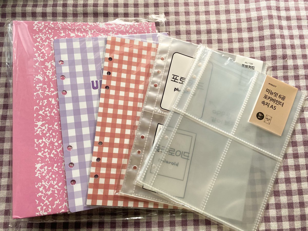 changmincart's tweet photo. binder giveaway (ph only)

– rt to win
– ends in aug 14, 3pm
– winner takes all (Lucalab Composition, Minuit, Beond, Ardium My Universe, Wannathis Picnic Check)
– winner will shoulder sf
– no need to follow

good luck 🥰 https://t.co/Ygf1IxmBAb