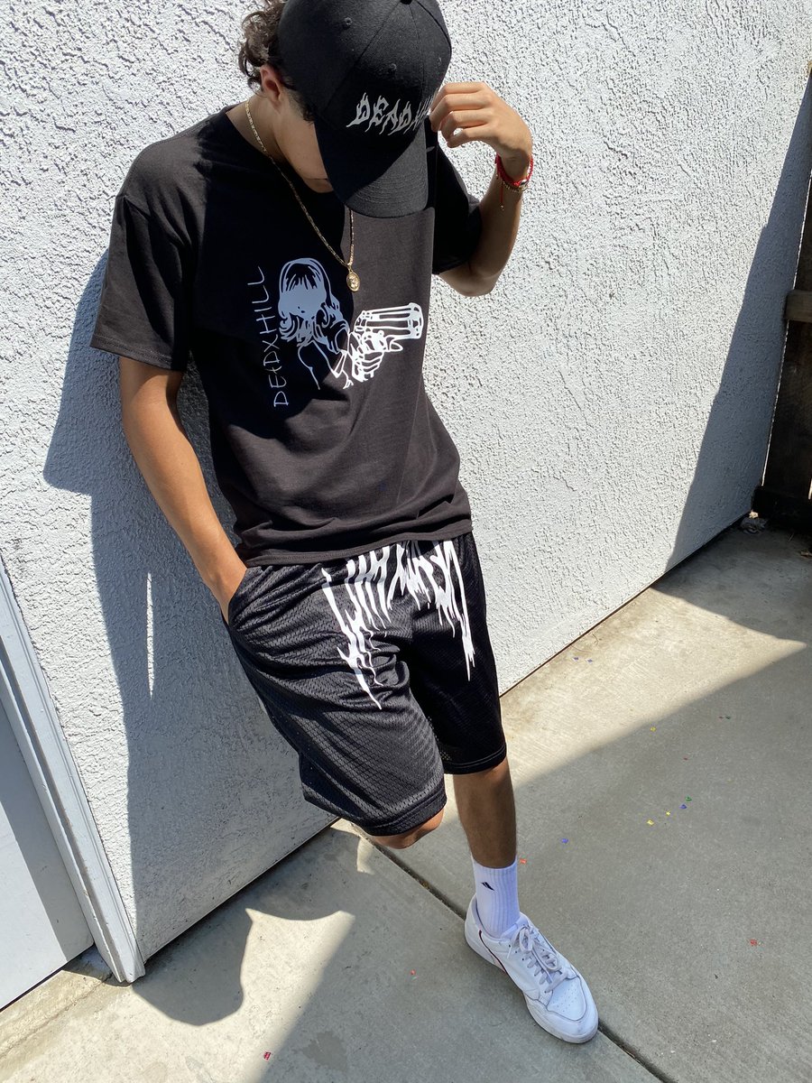 deadxhill's tweet photo. Did a photoshoot 🖤💯 https://t.co/HY18vZUJaM
