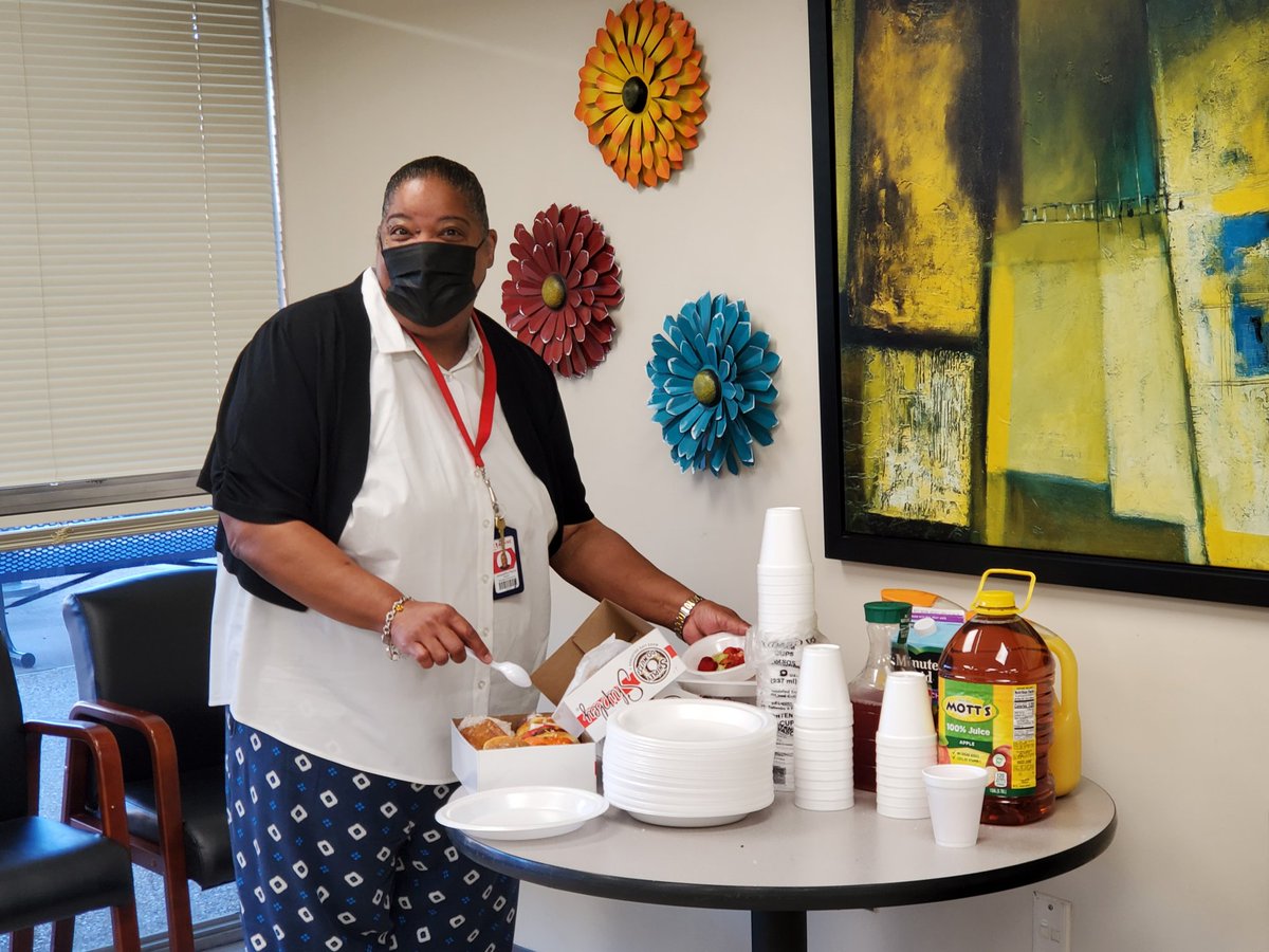 TalithaLaw1's tweet image. Starting off today with a small morning treat for this Humpday... yogurt and the fixins, donuts, granola bars, juice and coffee #ACElevelup #Aldineforward #Worshamwildcats