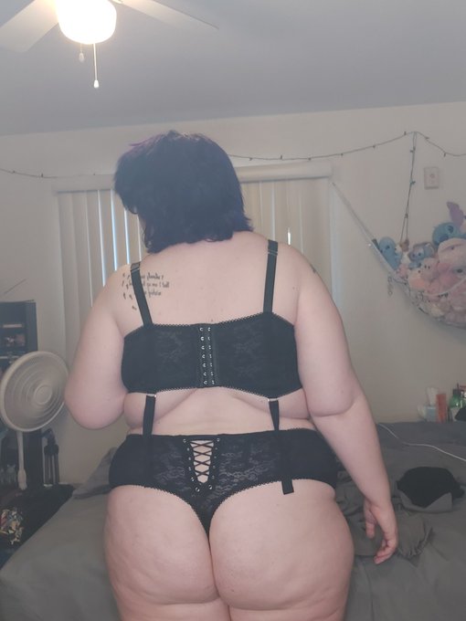 Wanna see more? I have a free onlyfans now! https://t.co/tcaiFUCuMp  Or you can see everything without