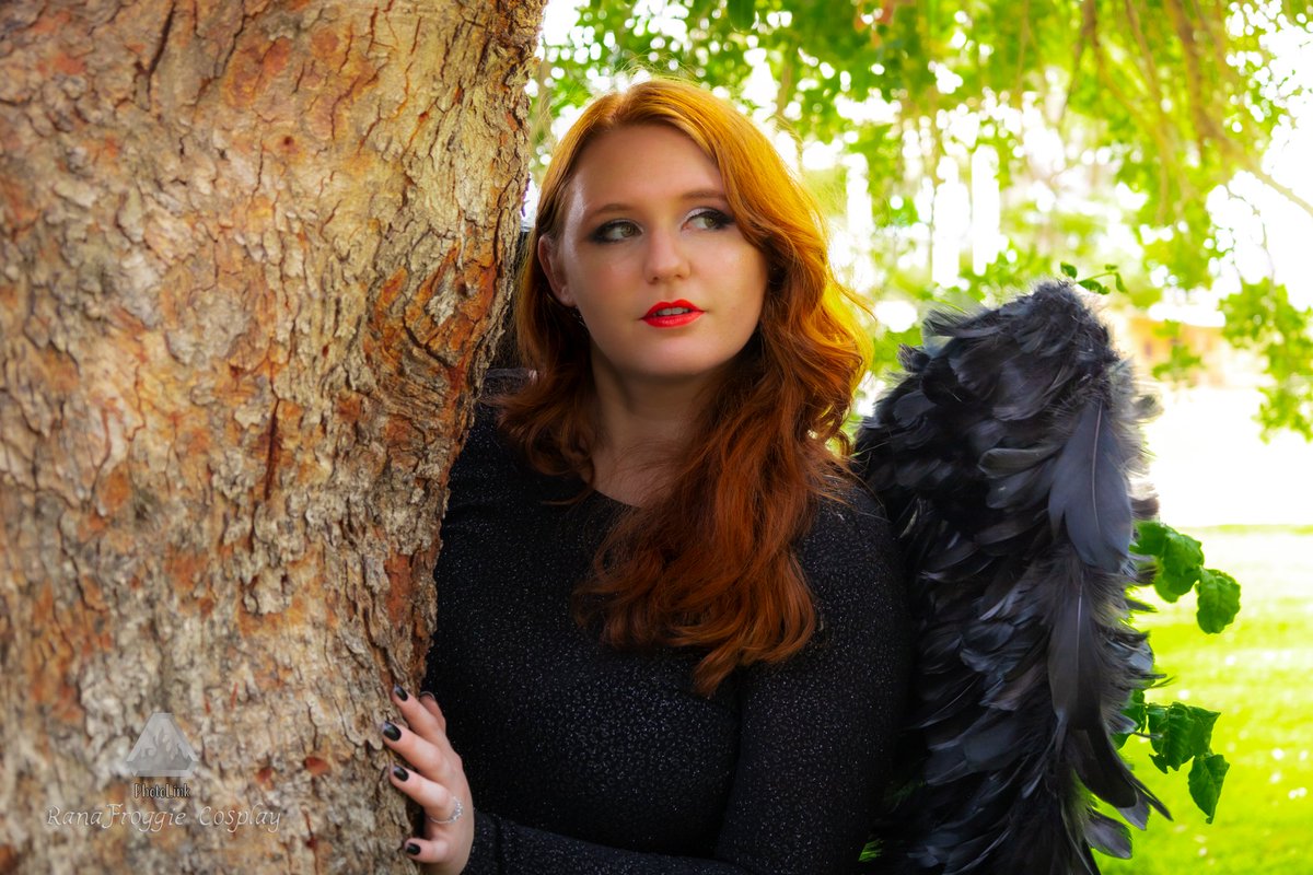 RanaFroggie's tweet photo. "Darkness does not always equate to Evil, just as Light does not always mean Good."
.
Another stunning photo from @PhotoLink777
.
#blackangel #angel #black #wings #angelwings #wingsmith #feathers #featheredwings https://t.co/SjxD4msr3E