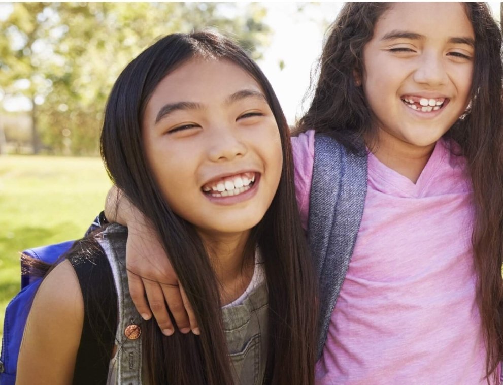 "İyi bir okul denilince aklımıza ne geliyor? Başarı mı, fiziksel koşullar mı, öğretmenler mi?"

Şeyma Nur Dündar "Dünyanın Eğitim Gündemi"nde bu sorunun cevabını irdeleyen bilimsel araştırmalardan  bahsediyor.👇
yadadergi.com/dunyanin-egiti…

Peki, sizce "iyi bir okul" nasıl olmalı?🤔
