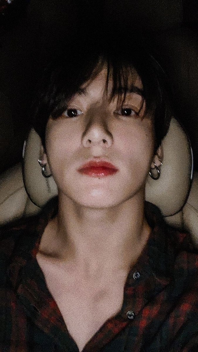 vtaetaekoo's tweet photo. they say all                     but bad boys
good boys go                bring heaven
to heaven                             to you. https://t.co/FXqjTZmUUZ