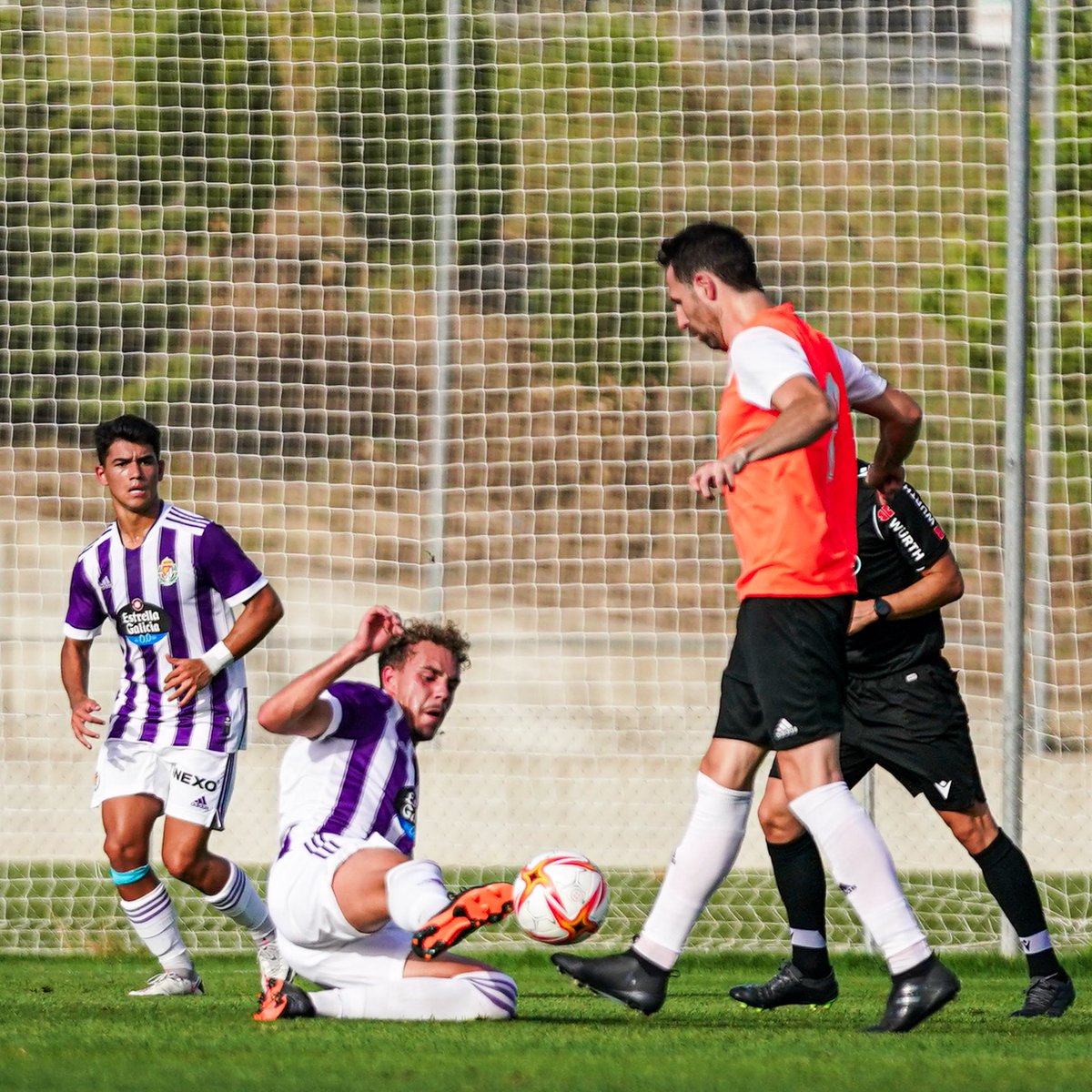 Seguimos preparándonos! 💪🏼💜<a href="/RVcantera/">Cantera Real Valladolid</a>