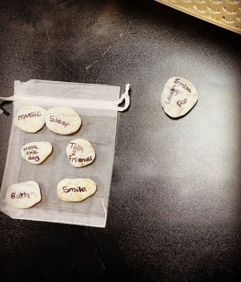 YPCmakingwaves's tweet photo. Youth sessions every Thursday eve The House youth centre St Austell!
Heres last weeks activities pizza making &amp; mental heath support pebble bags made by young people! 
#youthwork #positiveactivities #safespaces #wellbeing #mentalhealth  #learning #fun #staustell #cornwall https://t.co/NDTe3yjYqj