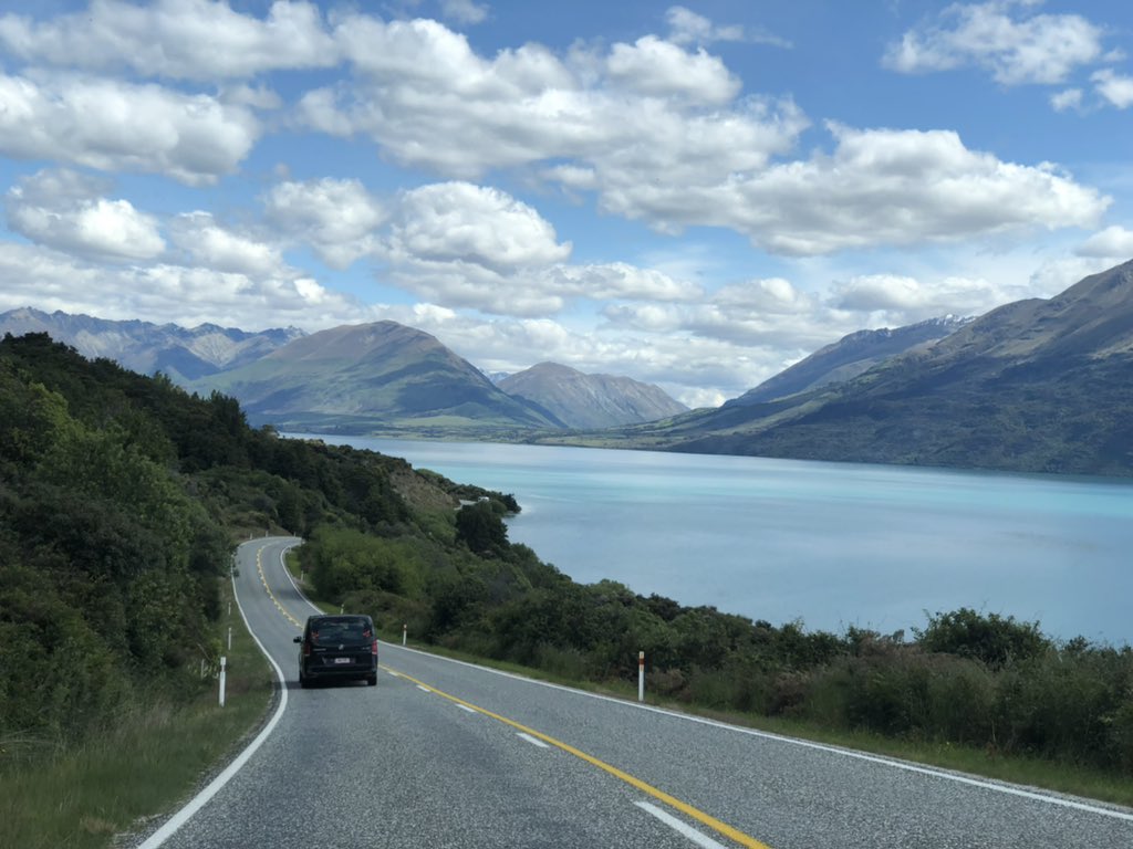CathayanC's tweet image. 去Glenorchy的路上，我拍的Lake Wakatipu，19年底到现在也快两年了。