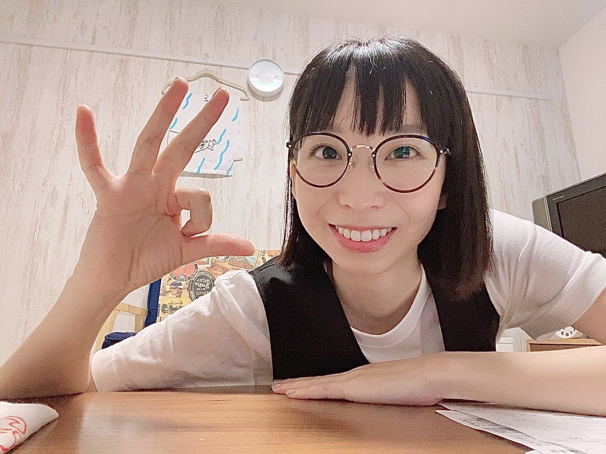 E Radio Official S Tweet キャッチ木曜日 アーティストをキャッチ 今日は シンガーソングライターの 花房真優 さんを リモートでお迎えしました お聴き逃した方は Radiko で 花房さんの情報は Hanafusamayu Fm滋賀 Eradio 杉浦なおや