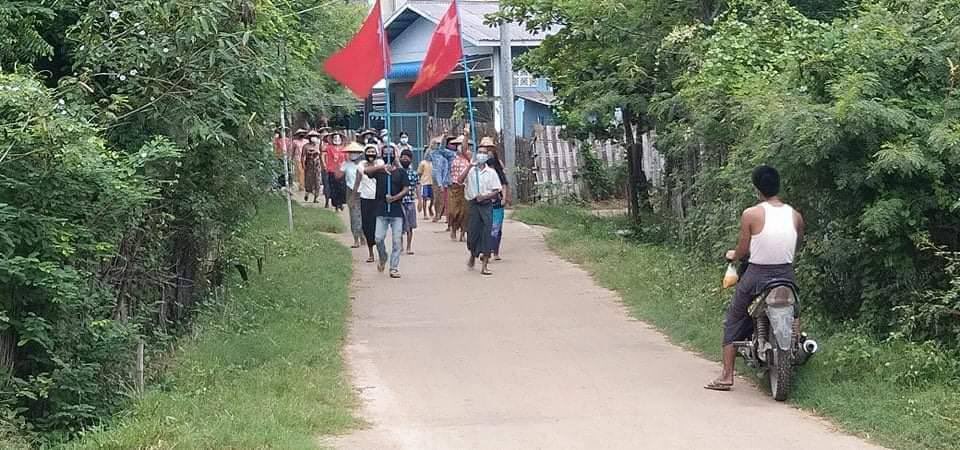 Locals in #ShweBo city, #Sagaing Region, have launched an anti-dictatorship campaign calling for the immediate removal of #Myanmar's unlawful juntas. #ChinaSupportingJunta #Aug12Coup  #WhatsHappeningInMyanmar