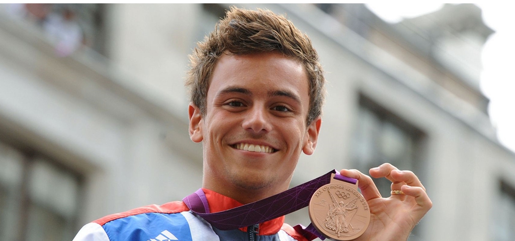 Congratulations Tom on winning gold gold gold Tom has been a vital supporter of The Brain Tumour Charity since losing his Dad, Rob, to a brain tumour in 2011. Read his full interview here #Olympicgold #BrainTumourCharity #TomDaley zcu.io/22Ht
