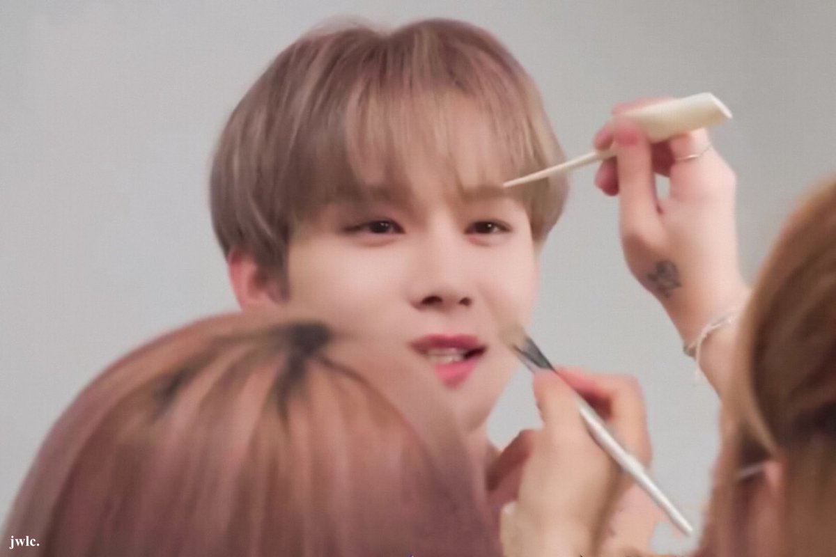 zuunng's tweet photo. 스타일링받는거진심ㅈㄴ좋다 ㅋㅋ https://t.co/M1a6qvmWnU