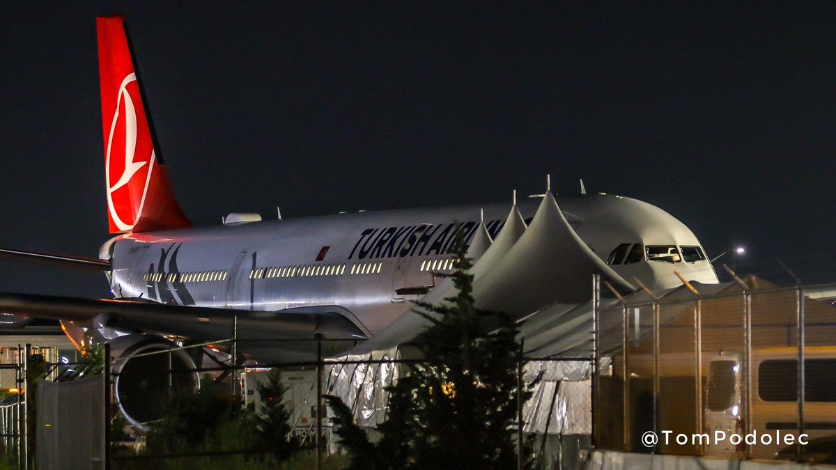 WELCOME TO CANADA 🇨🇦 
More families from Afghanistan arrived in Toronto late last night on board Turkish Airlines charter flight #TK3302 from Kabul via Istanbul. 
TC-JOF Airbus A330-300