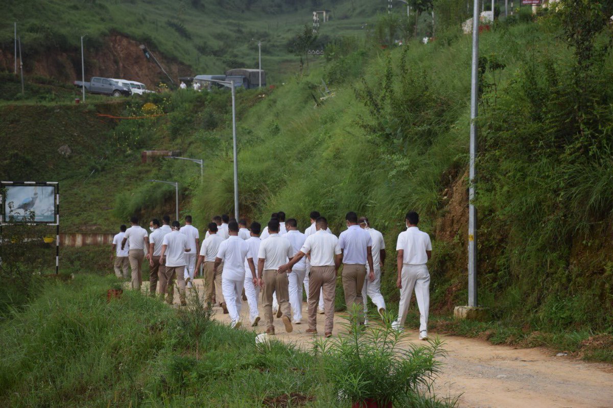 55Pithoragarh's tweet photo. “आज़ादी का अमृत महोत्सव”
To promote fitness among all a Yoga program, 5km run and walkathon organised at @55Pithoragarh Hqrs w.e.f. 10/08/2021 to 12/08/2021.
#fitindia 
#DGSSB
#AzadiKaAmritMahotsav 
#SSBFTRRanikhet 
#sanjay97odisha 
#Hmoindia https://t.co/E76M7Xpp9W